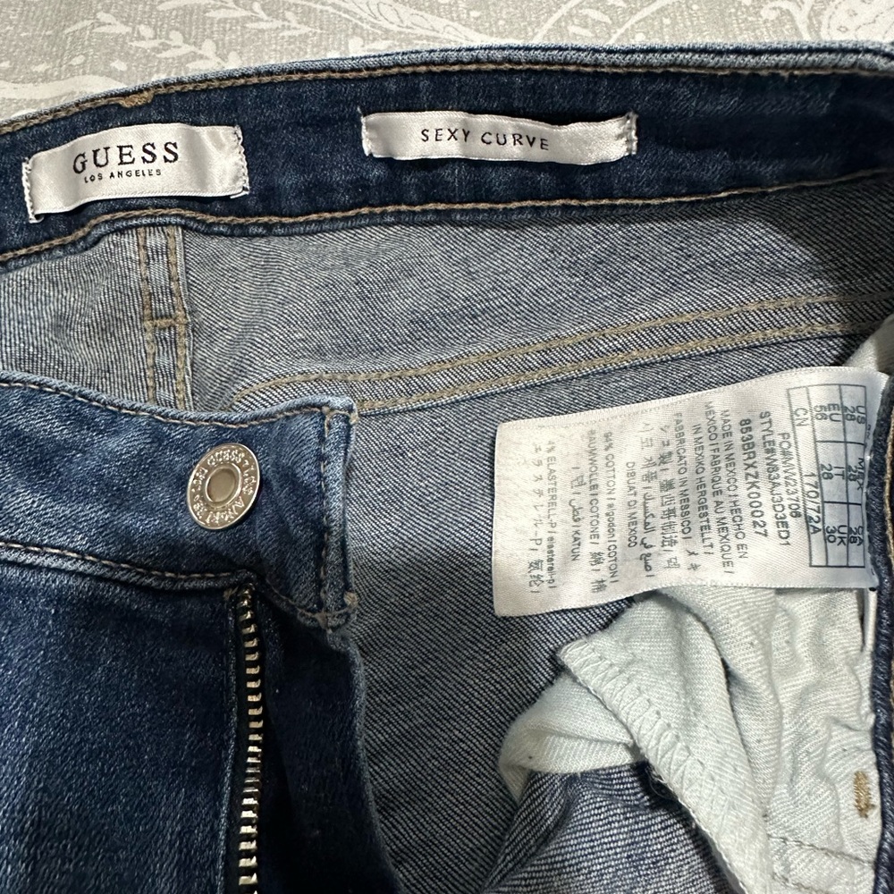 Guess sexy curve pants.